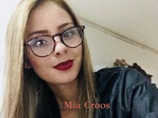 Mia_Croos